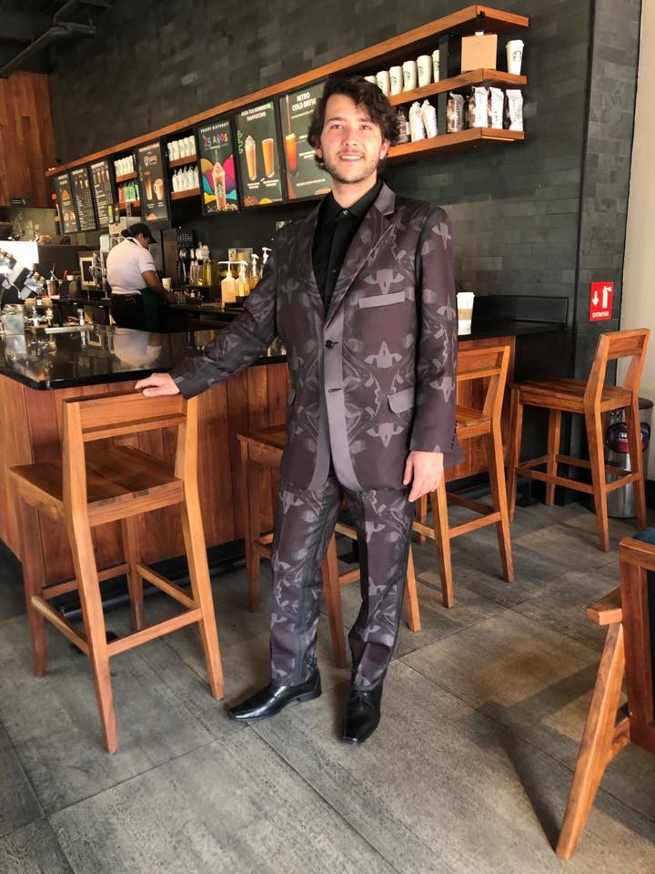 le gustaría un diseño especial y que se lo entreguemos estampado